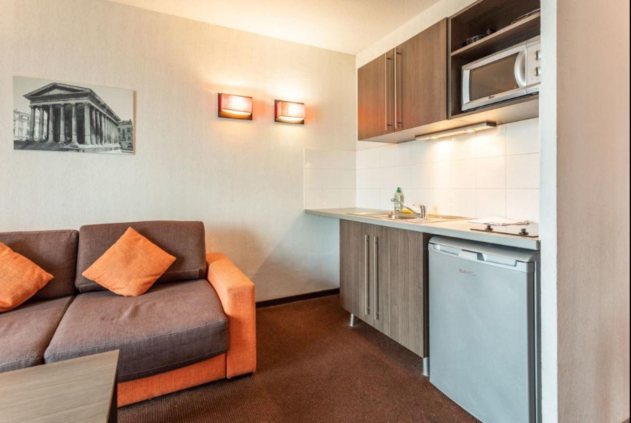 Comfort Aparthotel Nimes Centre Екстериор снимка