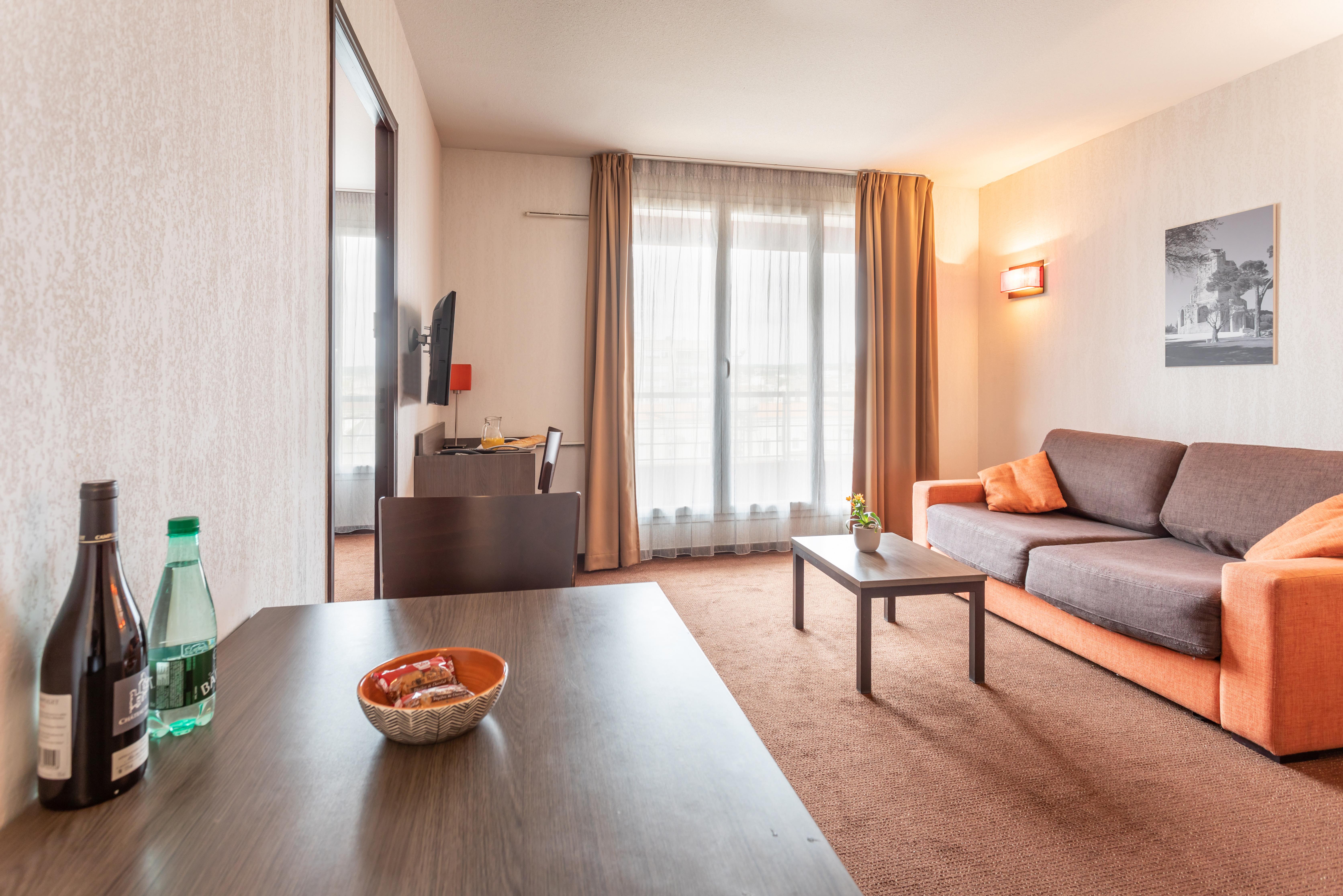 Comfort Aparthotel Nimes Centre Екстериор снимка