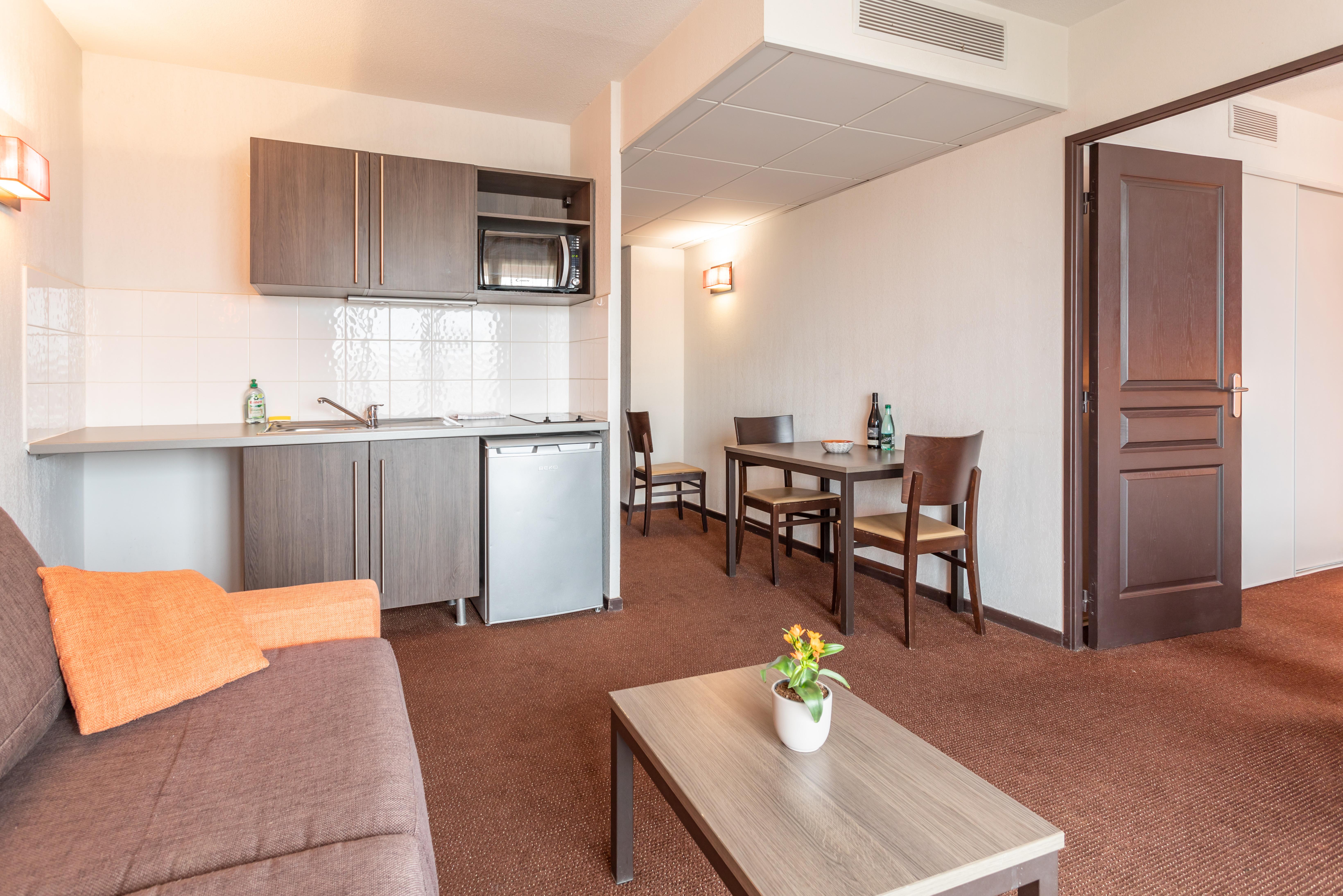Comfort Aparthotel Nimes Centre Екстериор снимка