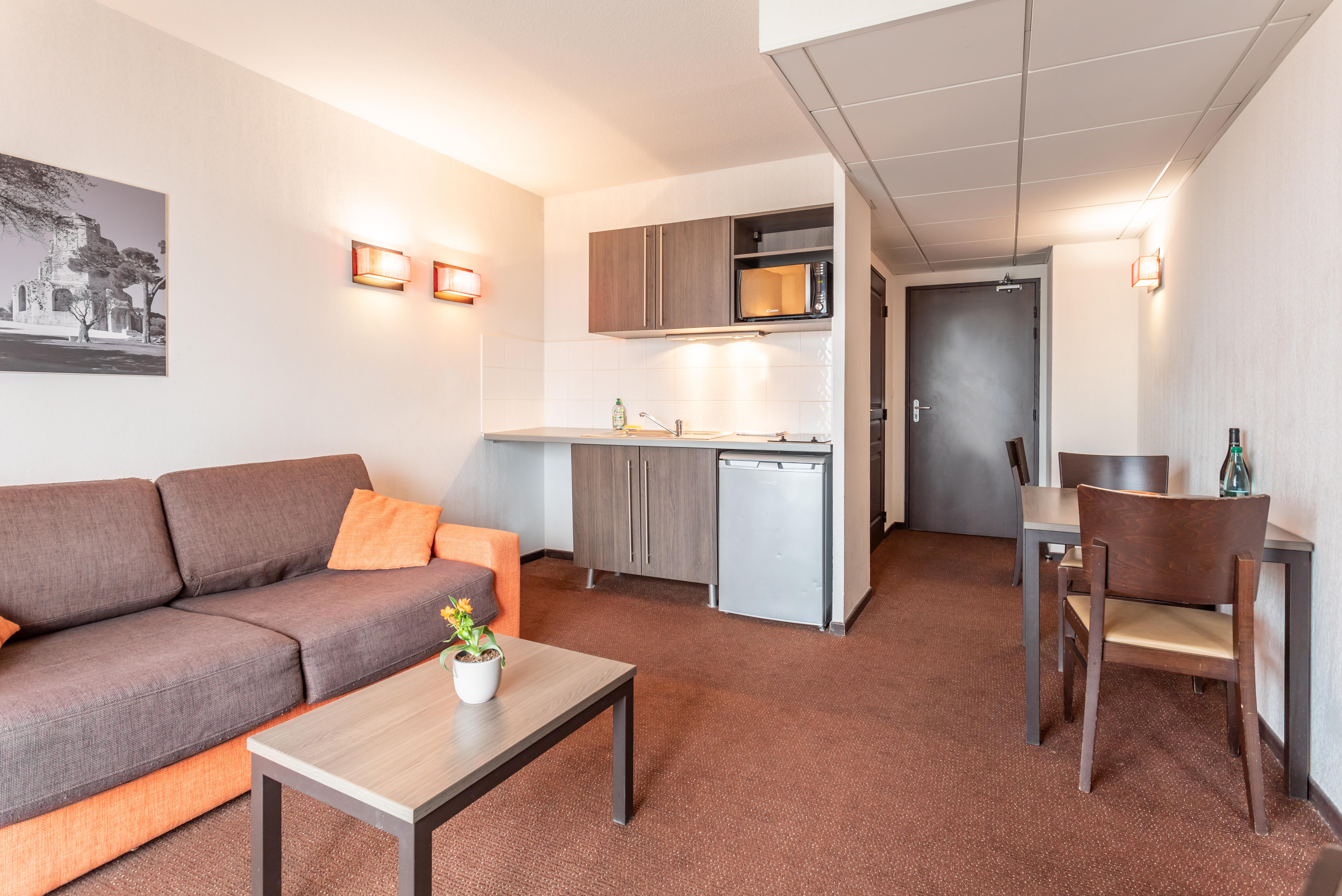 Comfort Aparthotel Nimes Centre Екстериор снимка