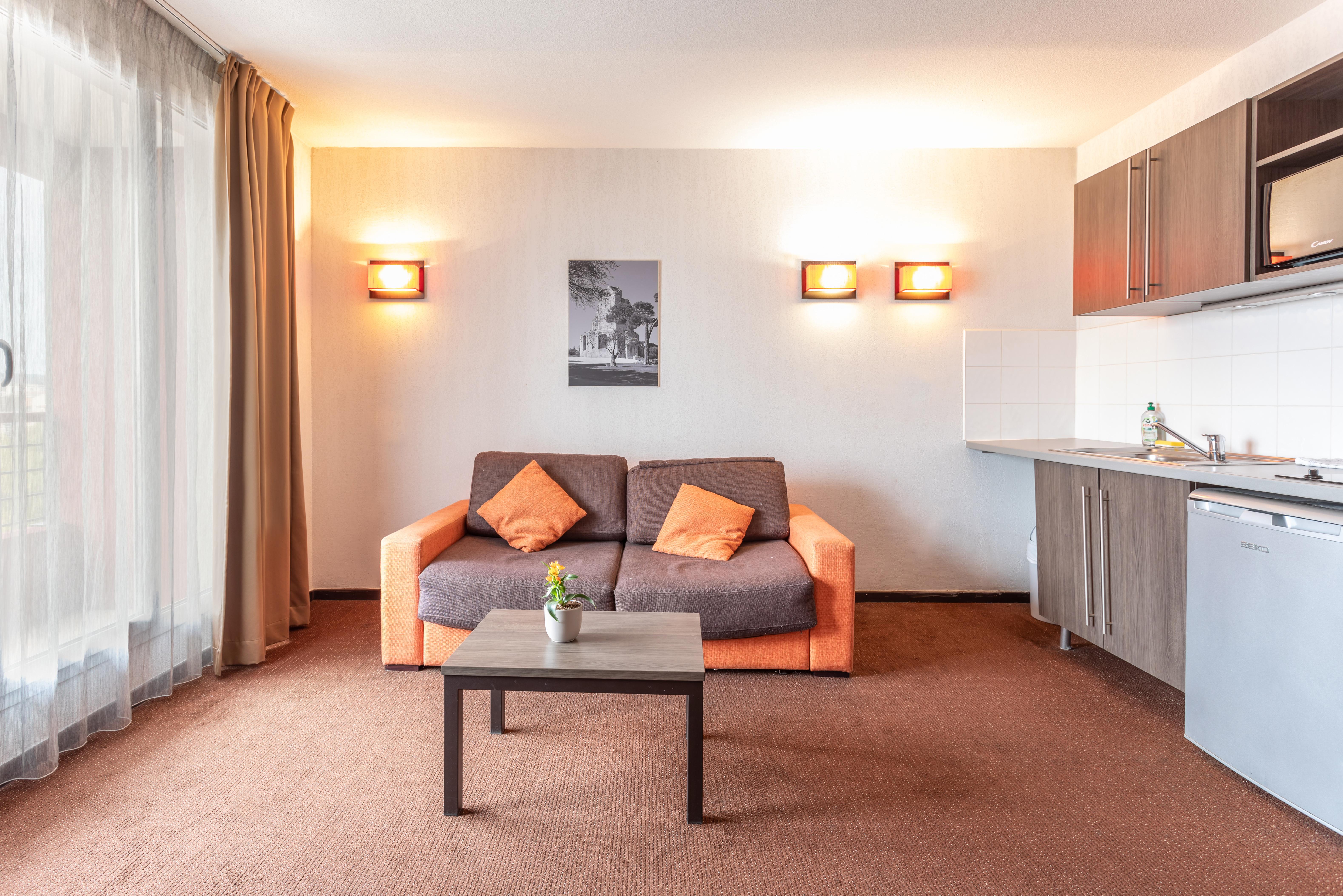 Comfort Aparthotel Nimes Centre Екстериор снимка