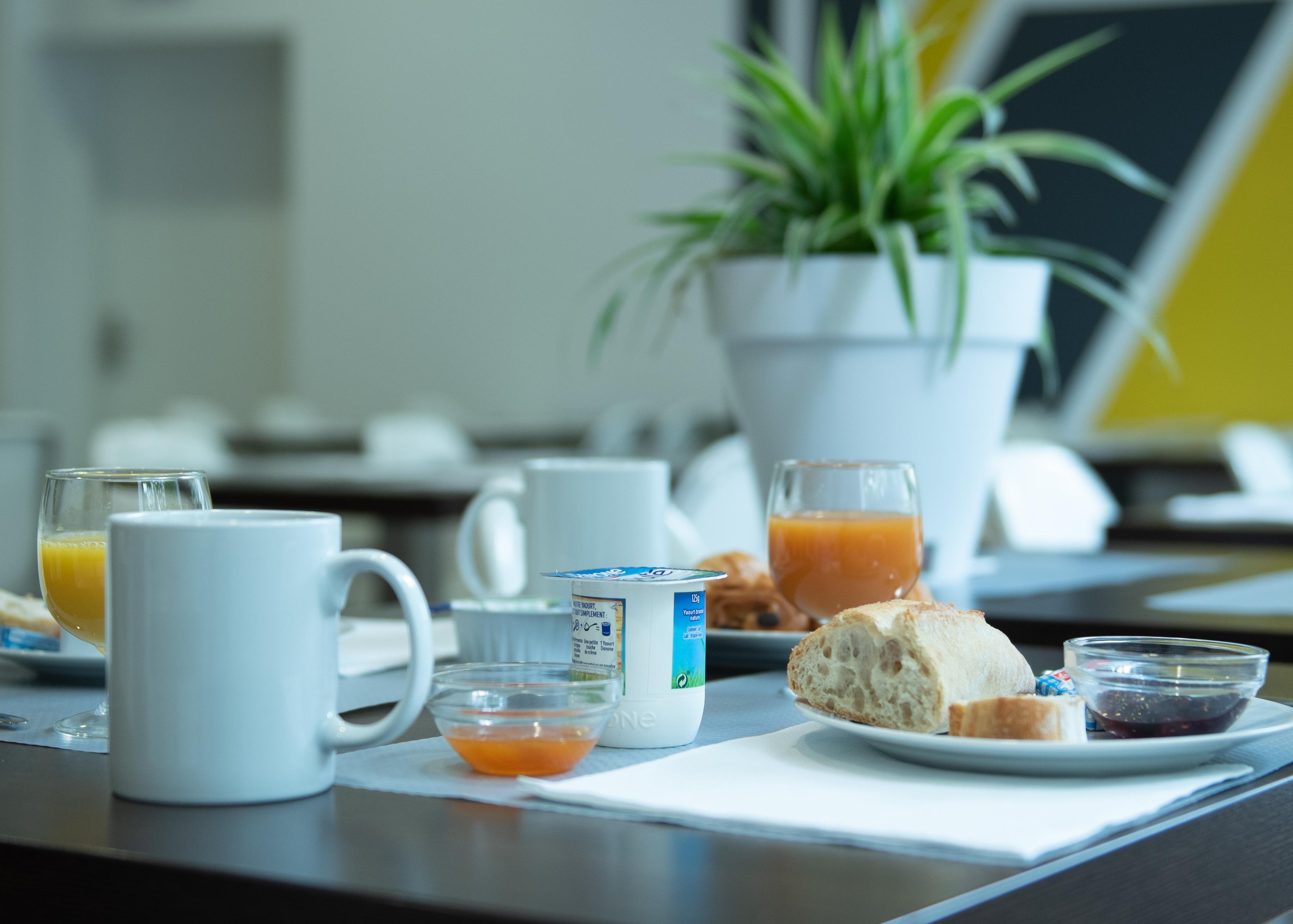 Comfort Aparthotel Nimes Centre Екстериор снимка