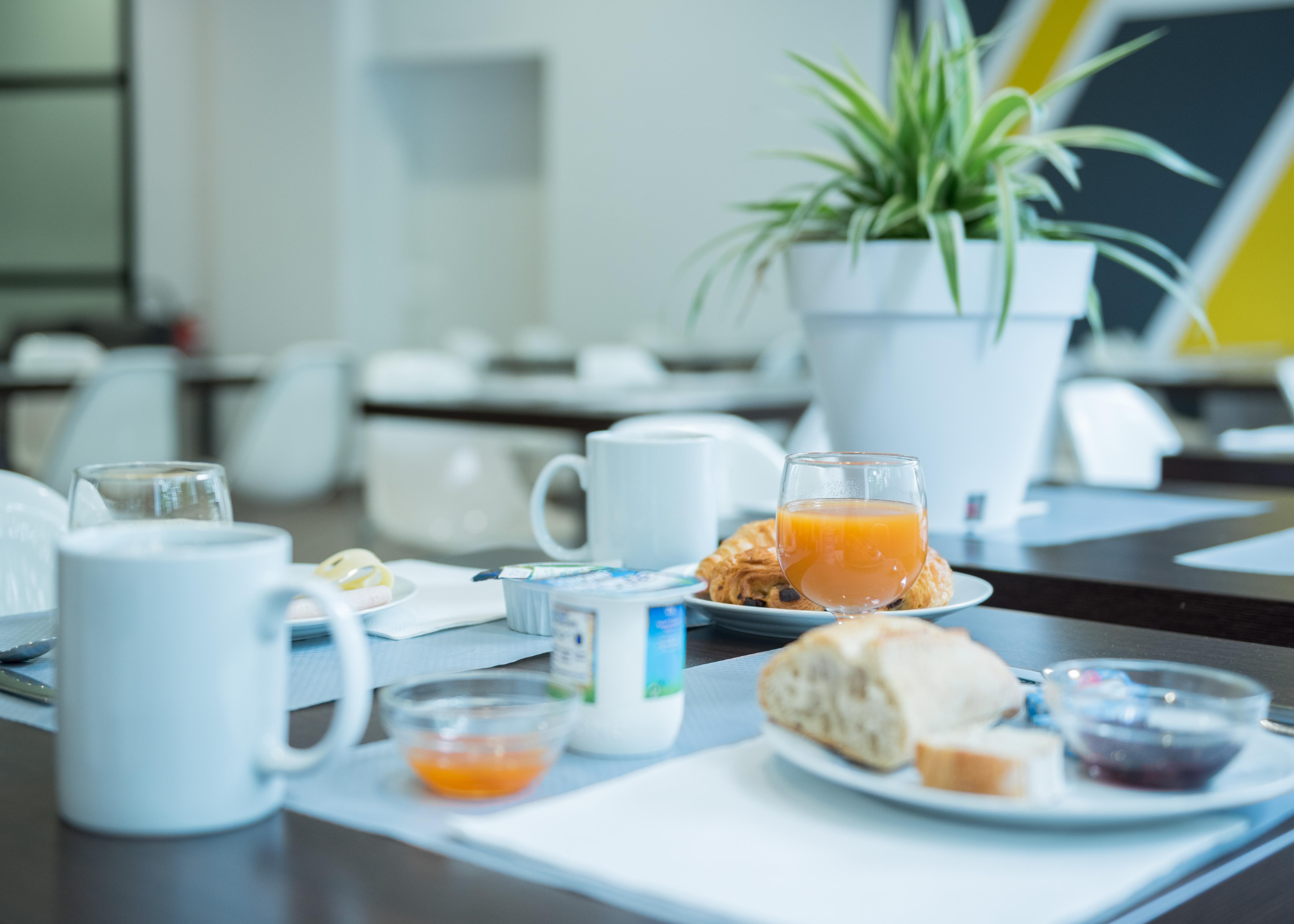 Comfort Aparthotel Nimes Centre Екстериор снимка
