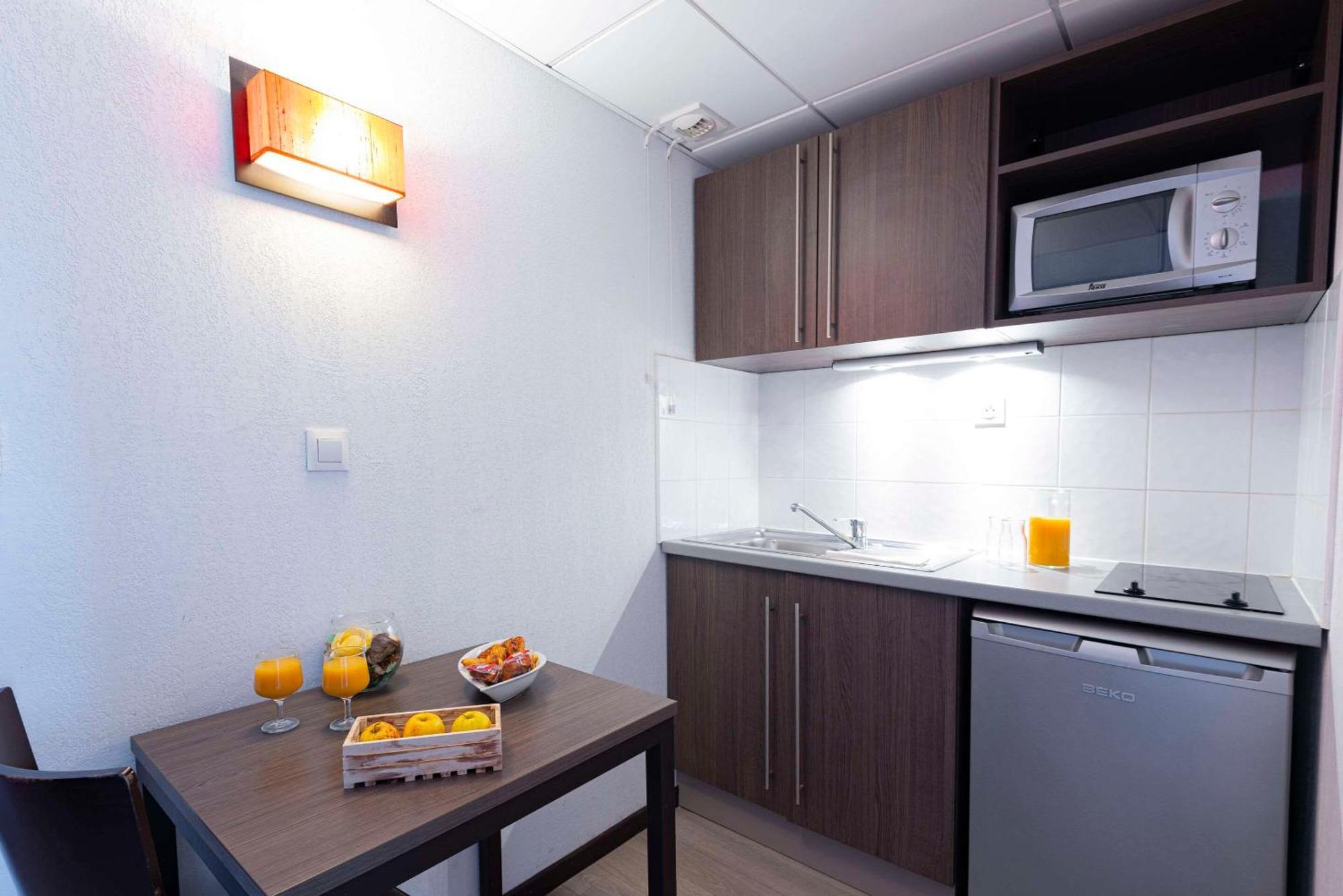 Comfort Aparthotel Nimes Centre Екстериор снимка