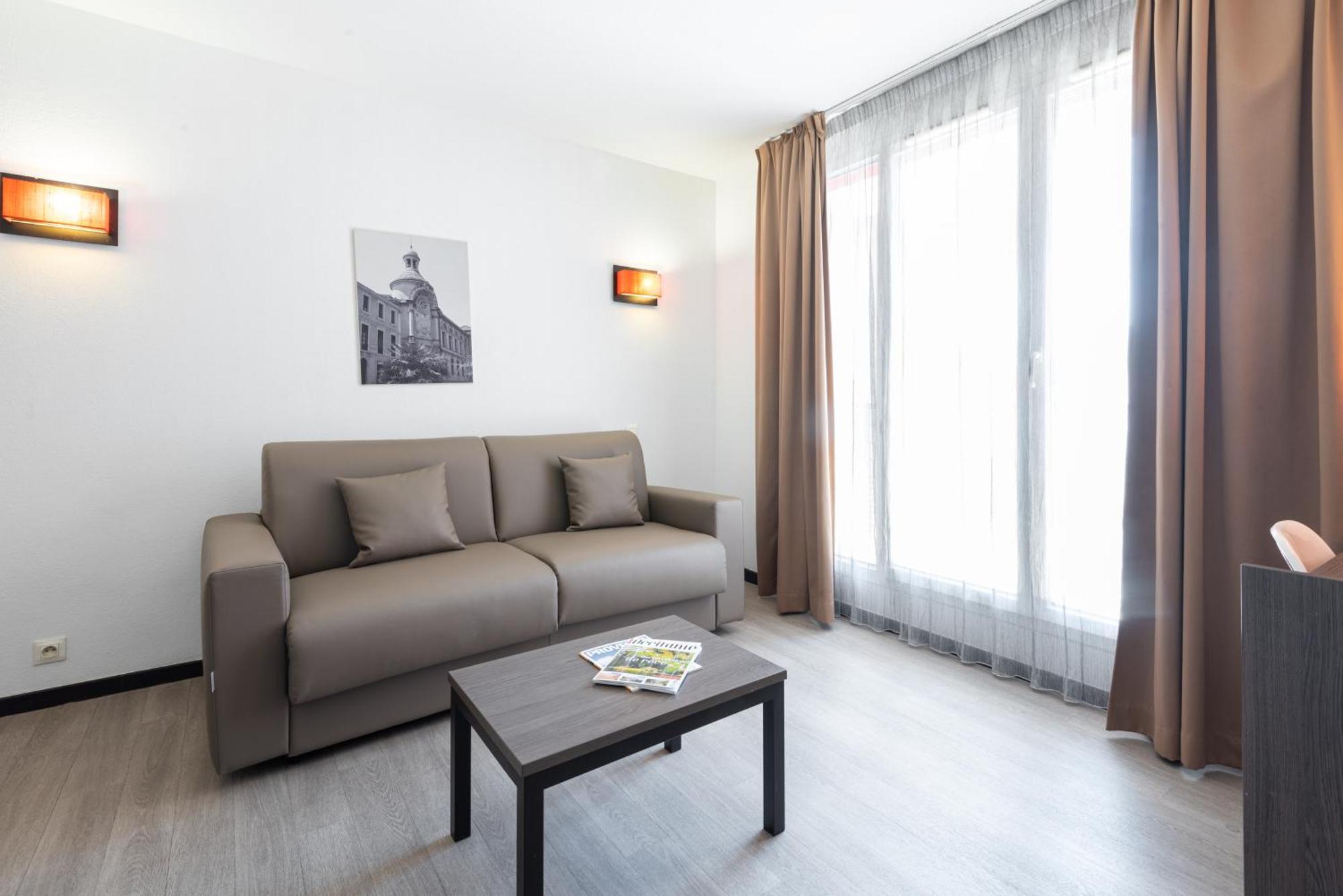 Comfort Aparthotel Nimes Centre Екстериор снимка