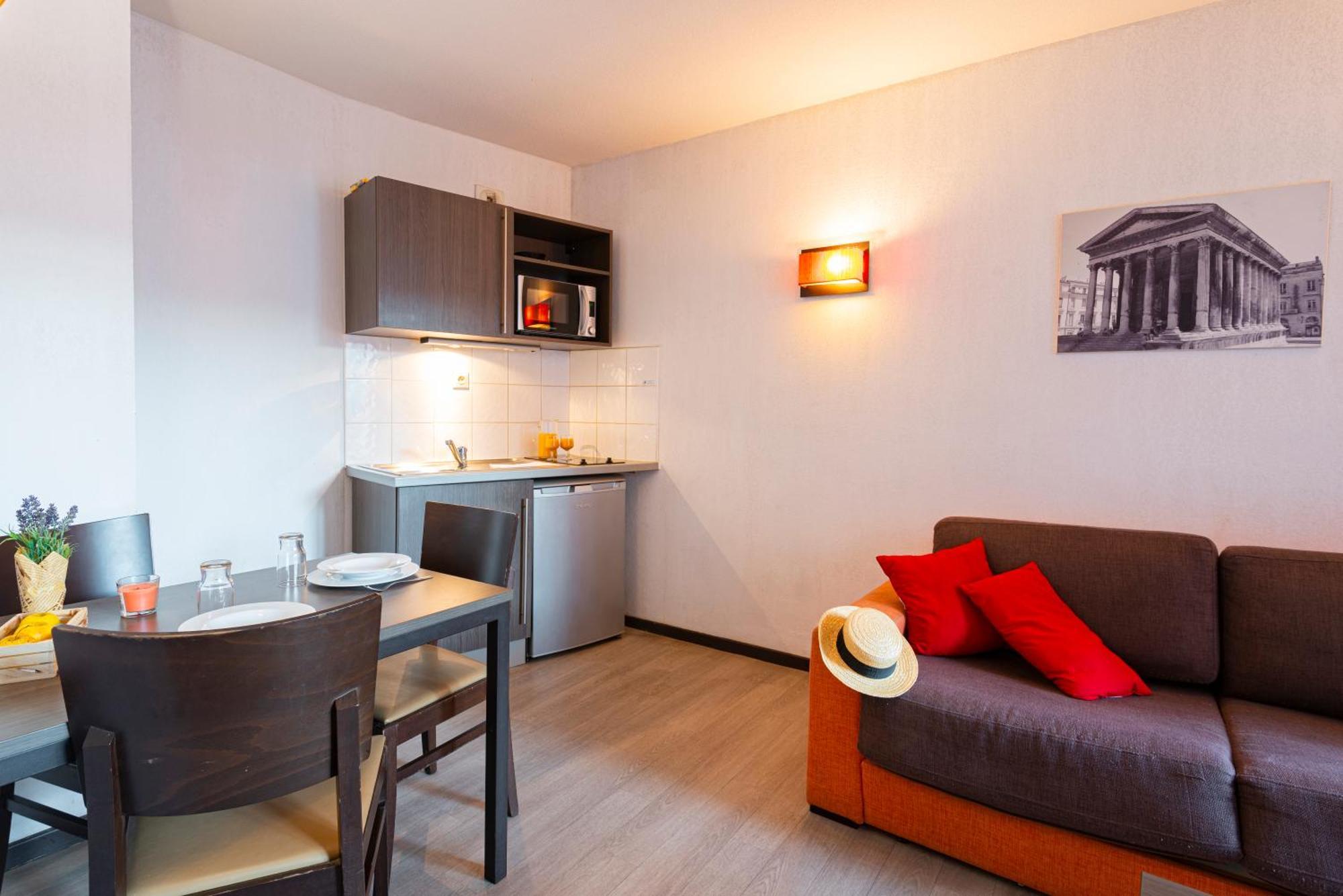 Comfort Aparthotel Nimes Centre Екстериор снимка