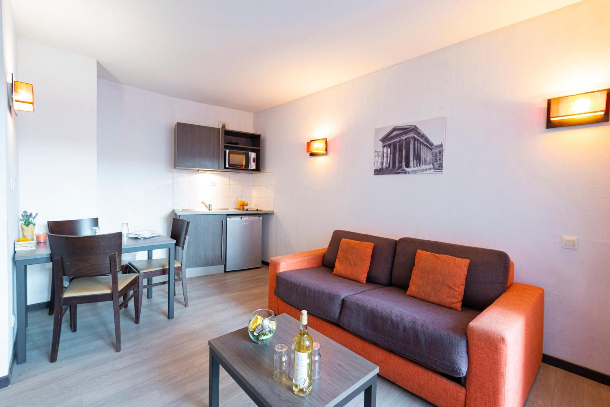 Comfort Aparthotel Nimes Centre Екстериор снимка