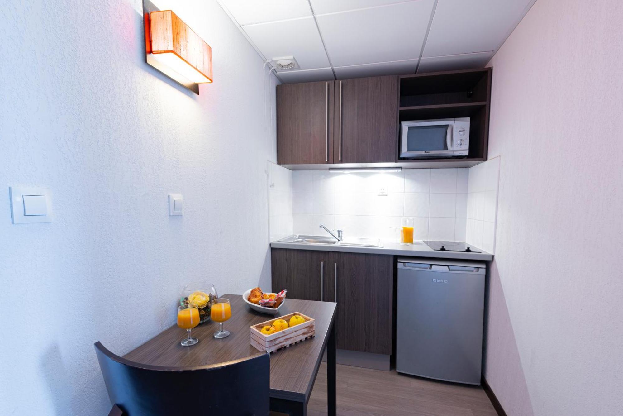 Comfort Aparthotel Nimes Centre Екстериор снимка