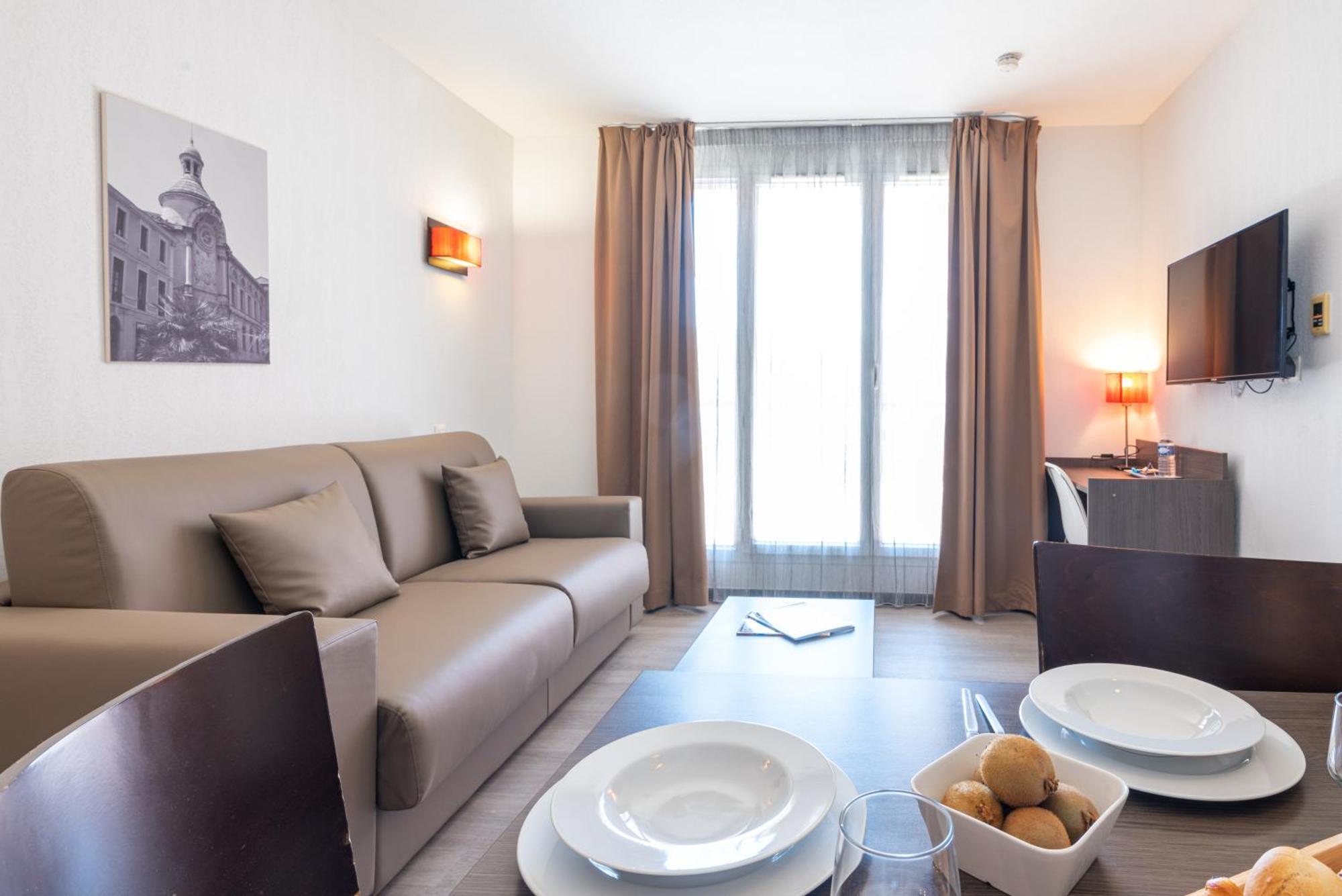 Comfort Aparthotel Nimes Centre Екстериор снимка