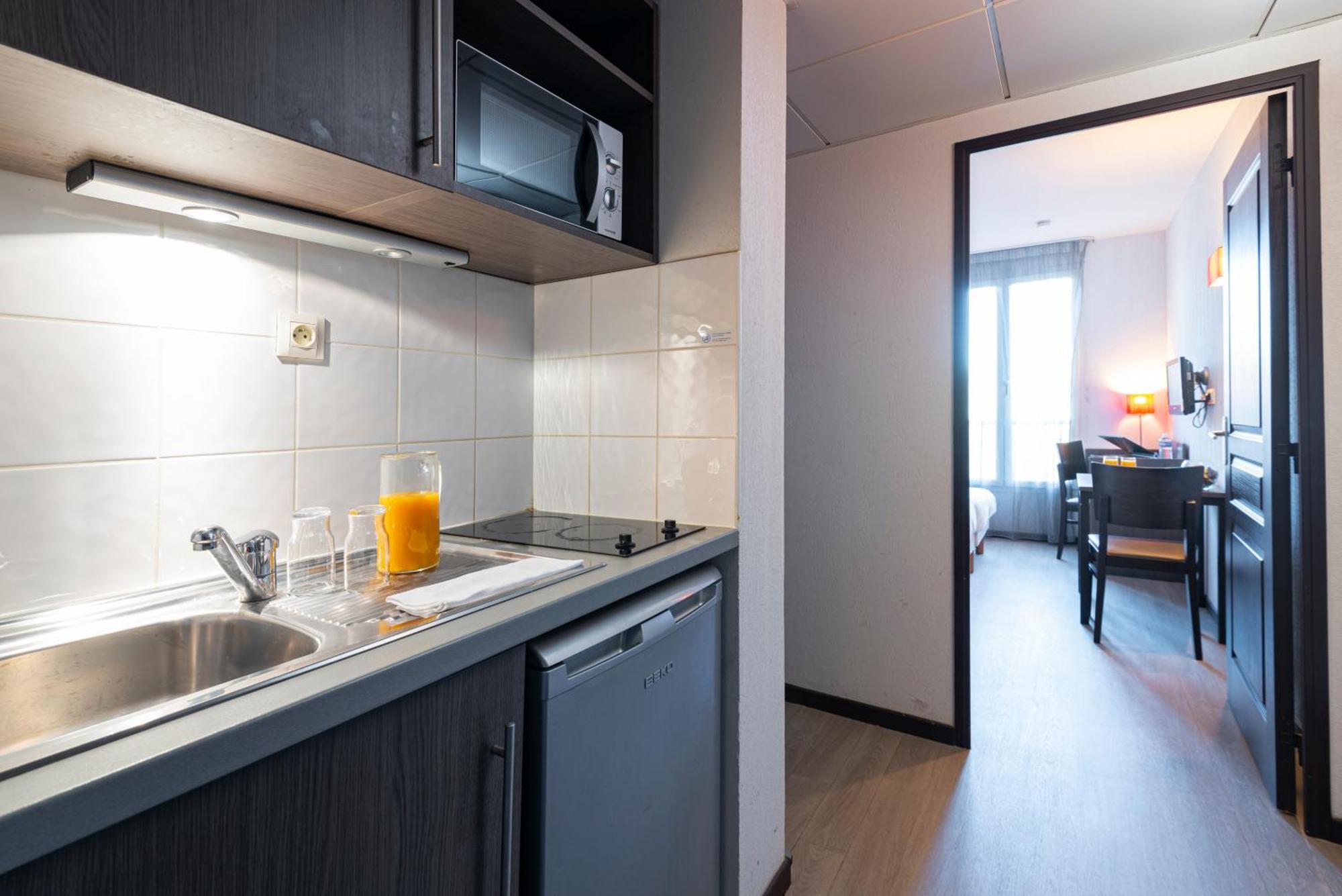 Comfort Aparthotel Nimes Centre Екстериор снимка