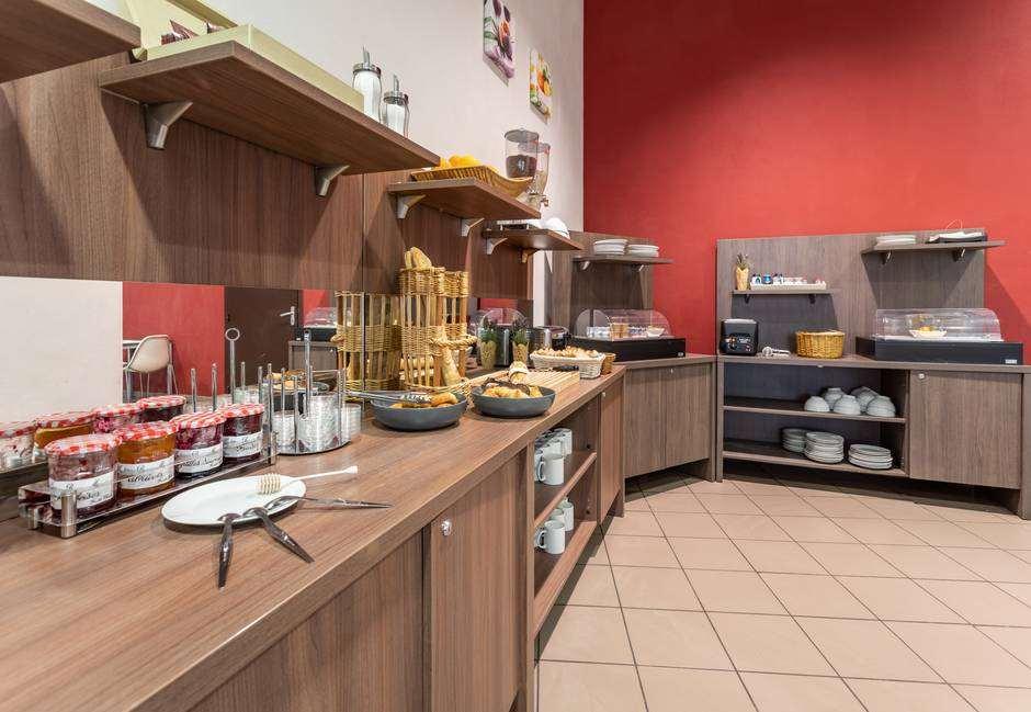 Comfort Aparthotel Nimes Centre Ресторант снимка